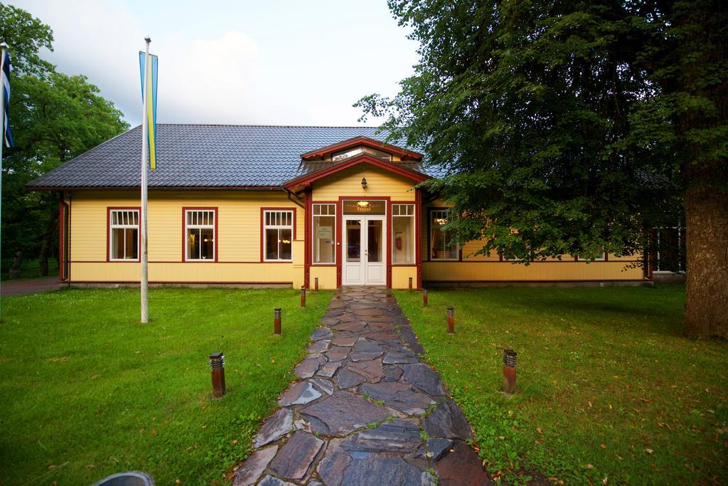 Villa Hotel Theresa Rakvere Exterior foto